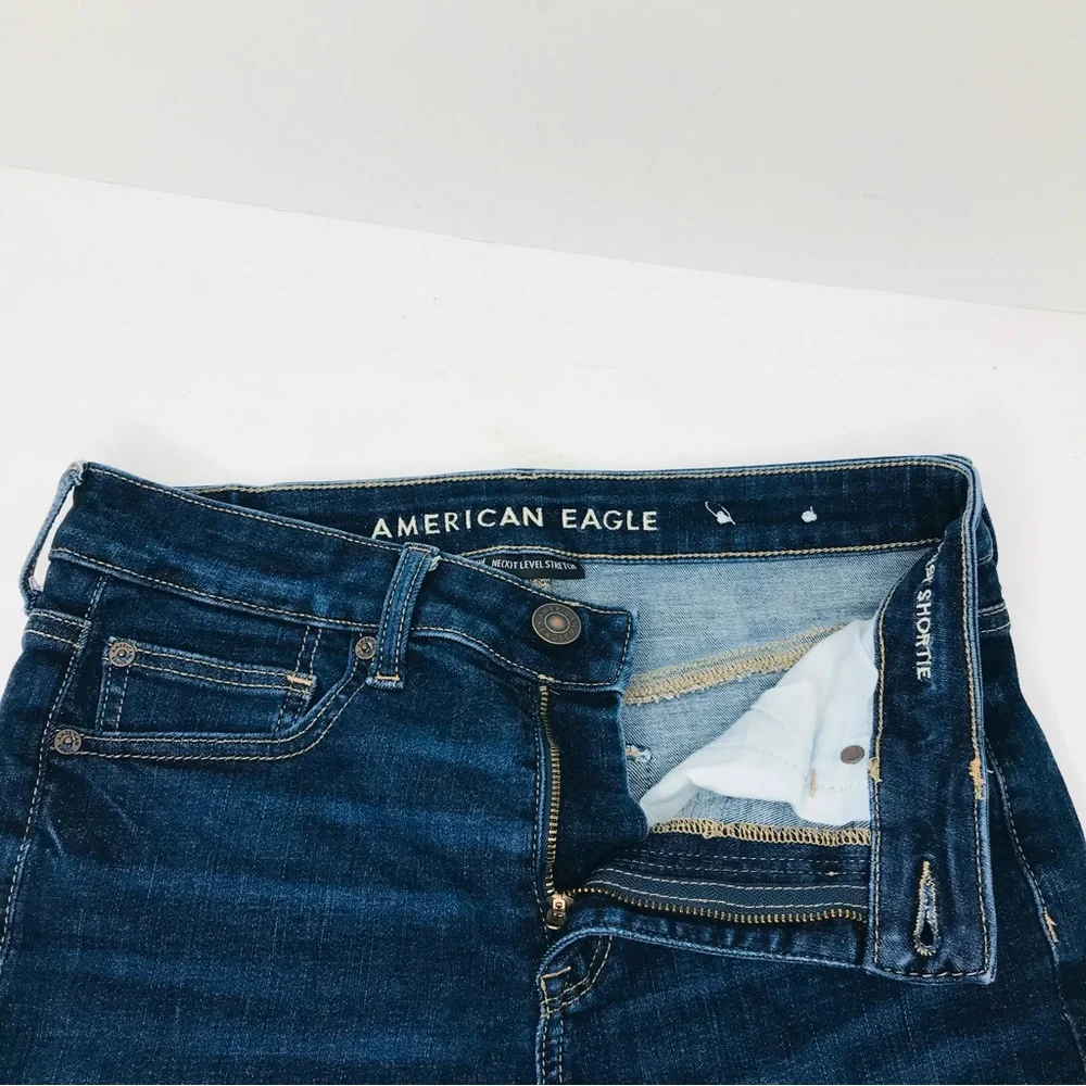 American Eagle Hi-rise shortie denim shorts woman’s size 8 - Picture 3 of 4
